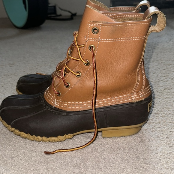 L.L. Bean Women’s 8” duck boots w/ UGG shearling insoles - Picture 2 of 7
